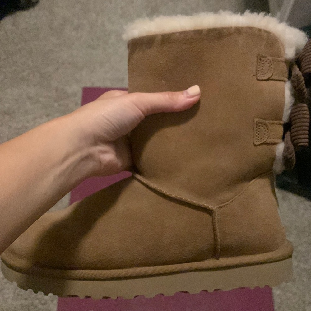 Ugg boots w bows, tan, size 8